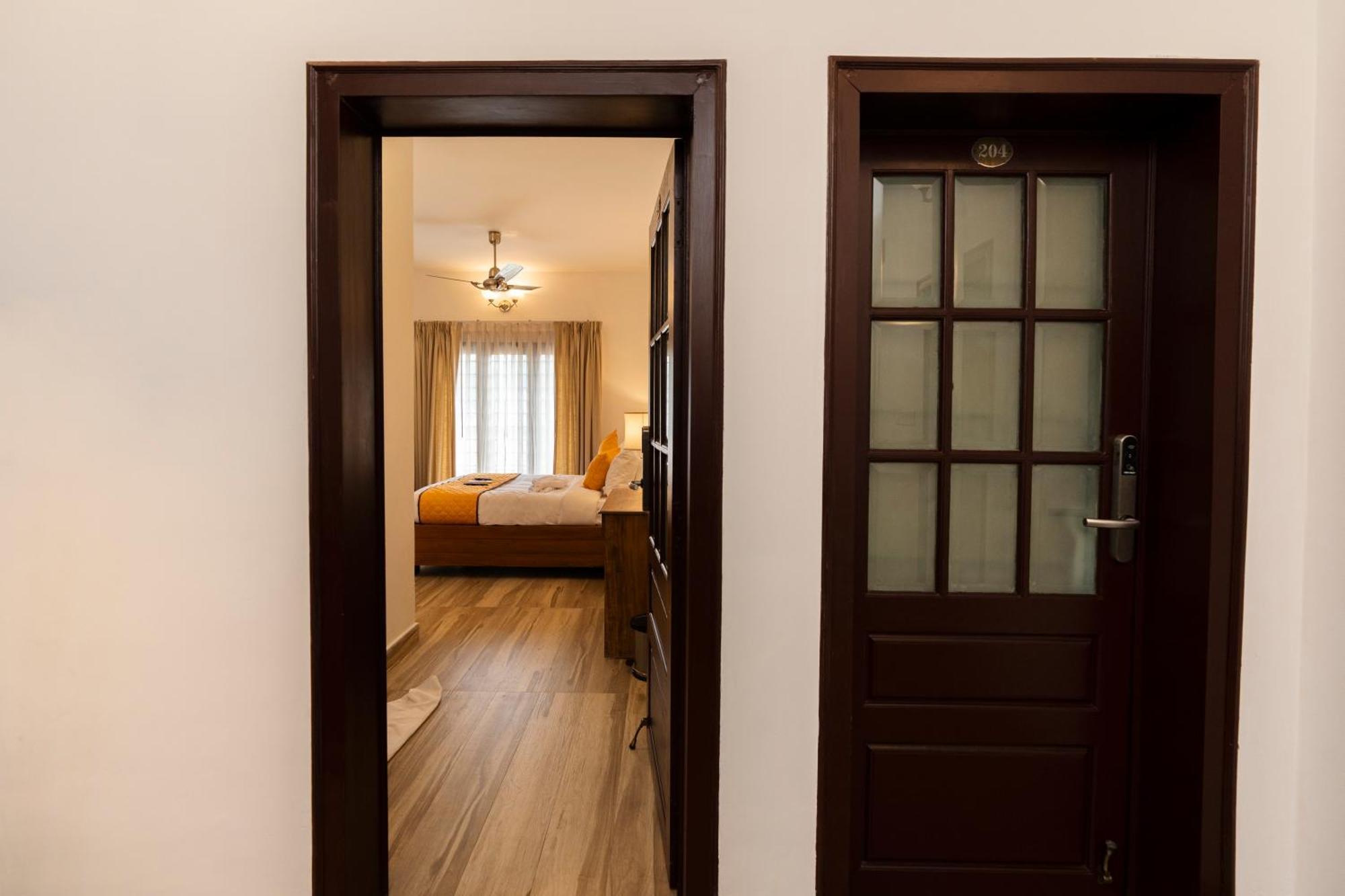 Solo Inn By Hawk Hospitality Kochi 외부 사진