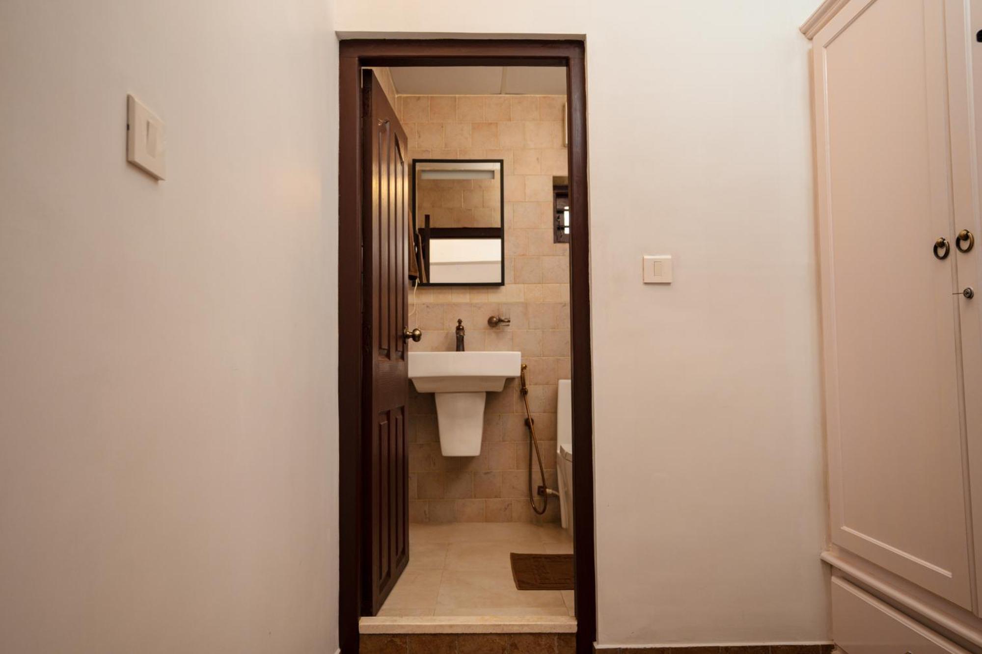 Solo Inn By Hawk Hospitality Kochi 외부 사진