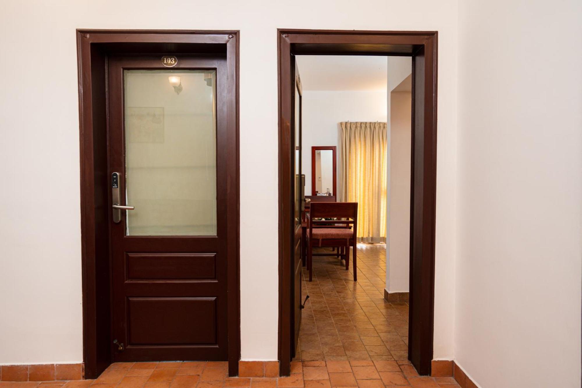 Solo Inn By Hawk Hospitality Kochi 외부 사진