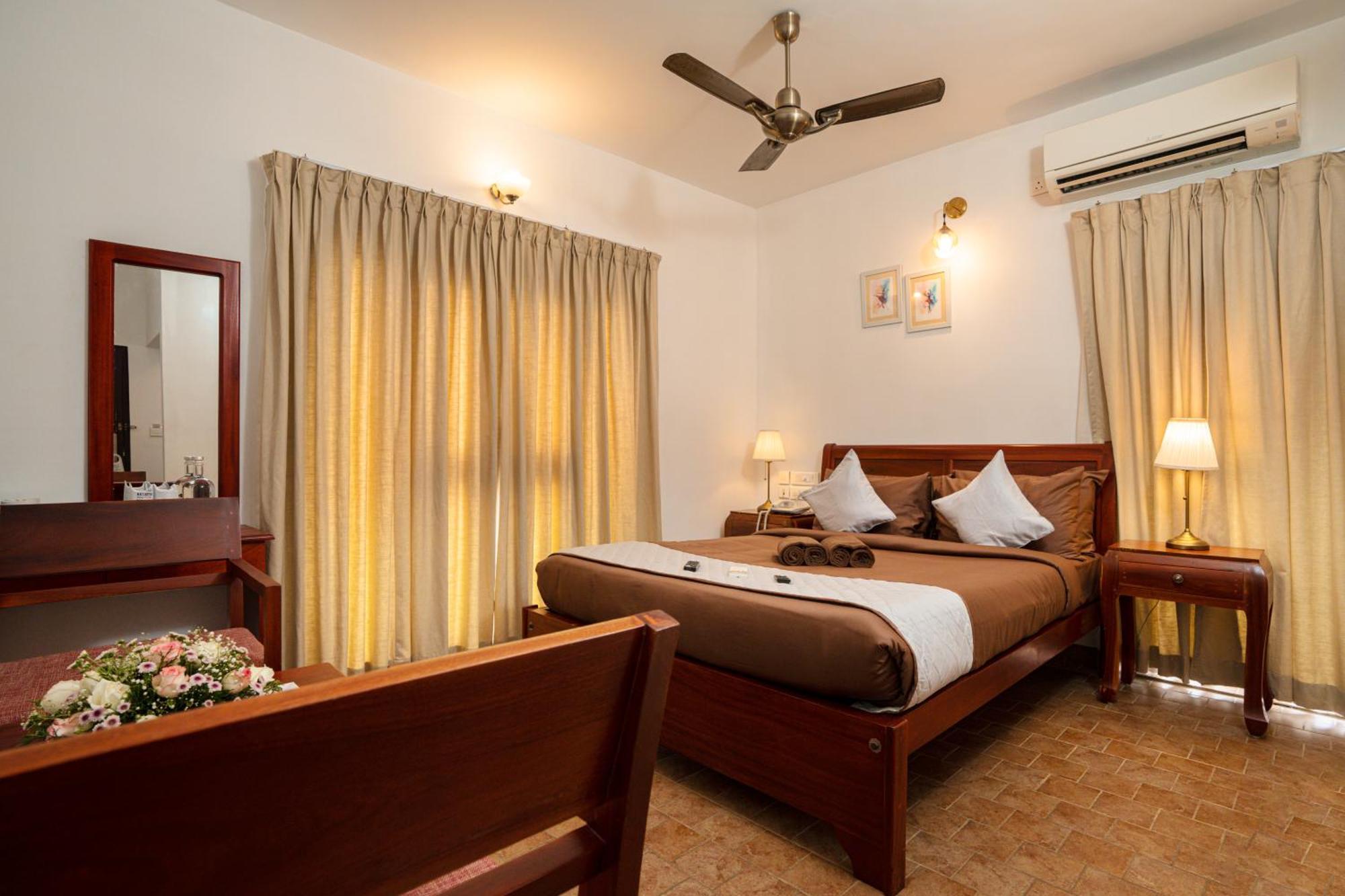 Solo Inn By Hawk Hospitality Kochi 외부 사진